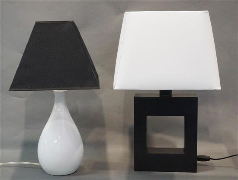 BLACK COMPOSITION TABLE LAMP AND 31f451