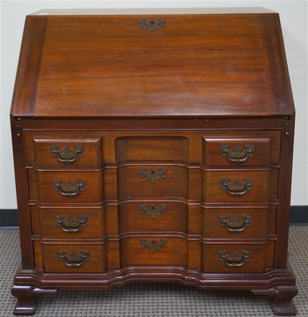 CHIPPENDALE STYLE MAHOGANY SLANT FRONT 3220bc