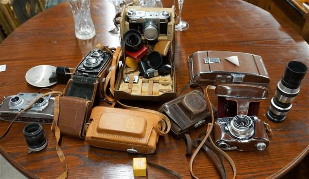 COLLECTION OF ASSORTED CAMERAS  3251b9