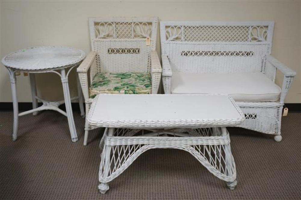 WHITE PAINTED WICKER SETTEE ARMCHAIR  325729