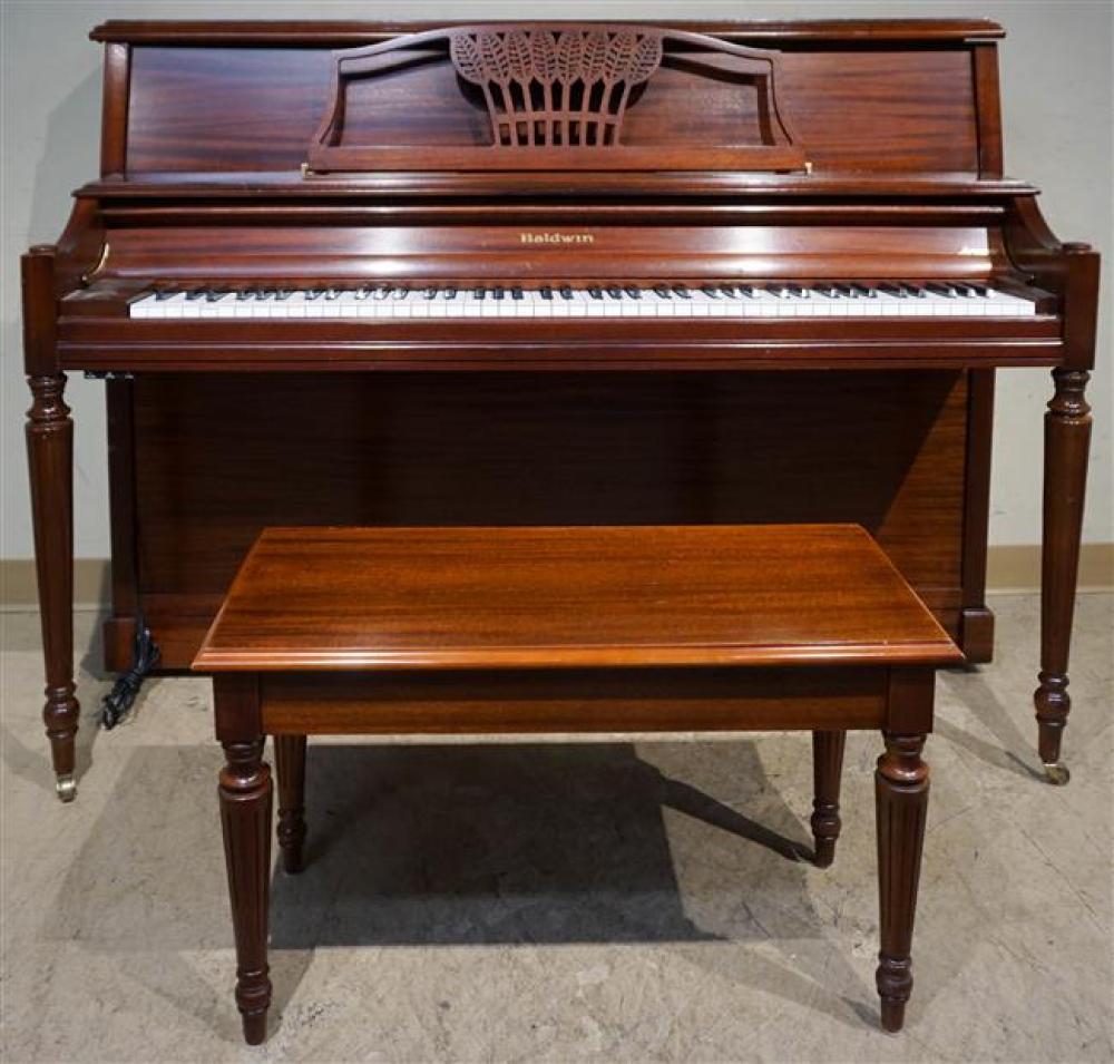 BALDWIN MAHOGANY SPINET PIANO AND 32395f