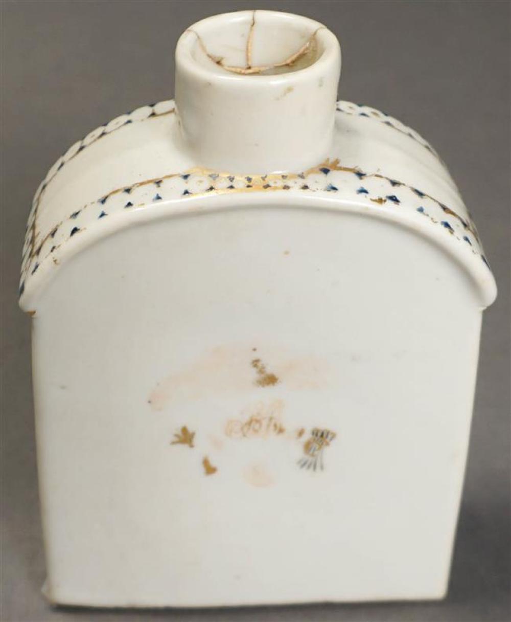 CHINESE EXPORT PORCELAIN TEA CADDY 323a55