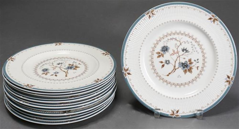 SET WITH 13 ROYAL DOULTON OLD COLONY 324285
