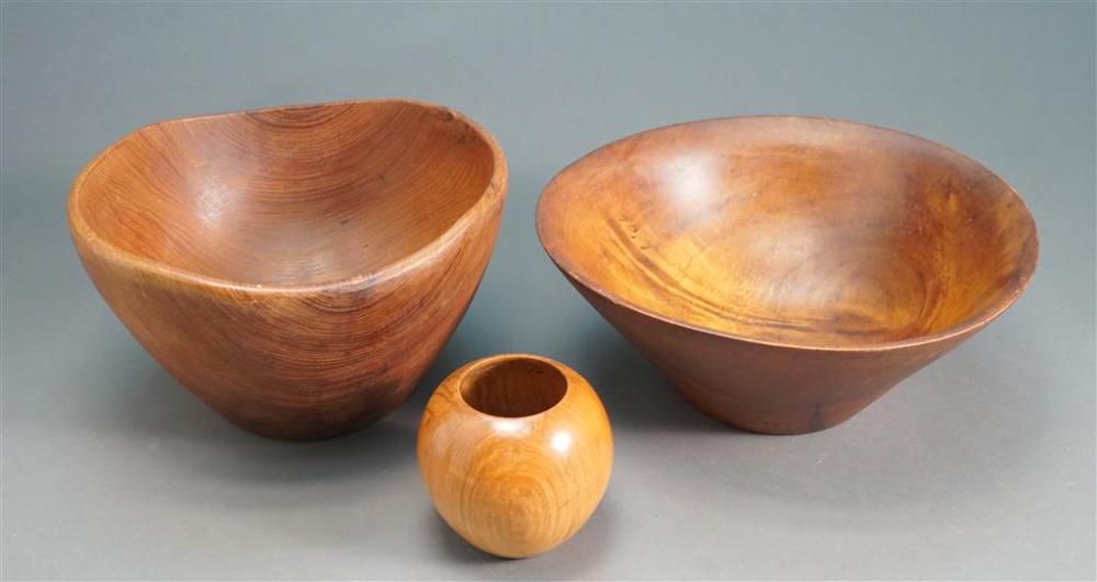 TWO TURNED WOOD SALAD BOWLS AND 32778e