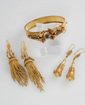 COLLECTION OF VICTORIAN GOLD JEWELRY  327b97