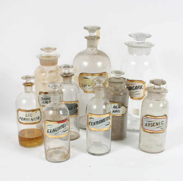 Lot of 9 Pharmacy apothecary bottles 50c9d