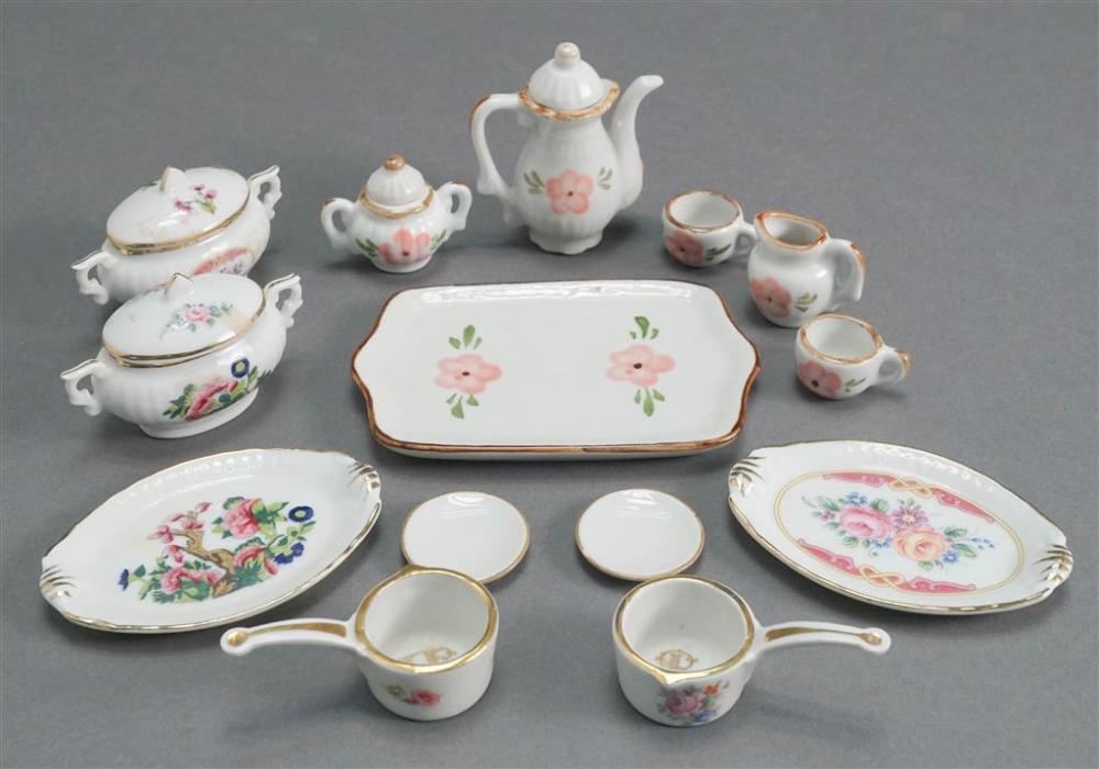 GROUP WITH LIMOGES TYPE AND MAJOLICA 327ff5