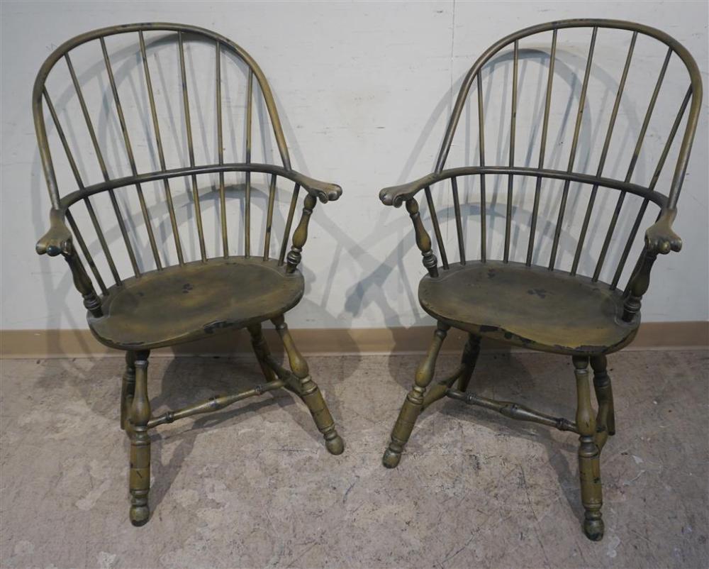 PAIR OF WINDSOR STYLE GREEN PAINTED 329fdc