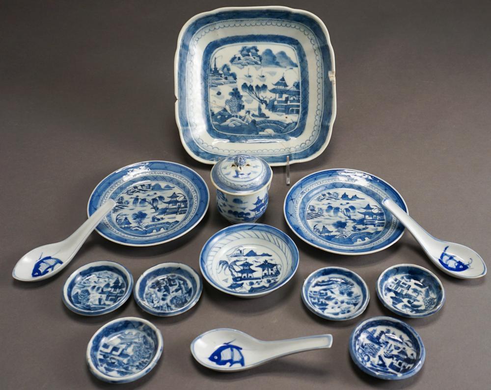 FOURTEEN CHINESE BLUE AND WHITE 32a3dc