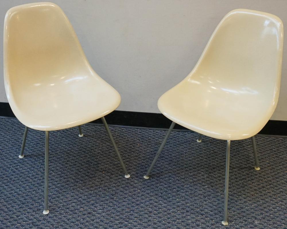 PAIR HERMAN MILLER STEEL AND MOLDED 32a3ef