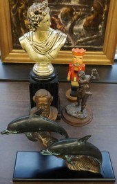 COLLECTION OF FIGURAL DECOR, INCLUDING: