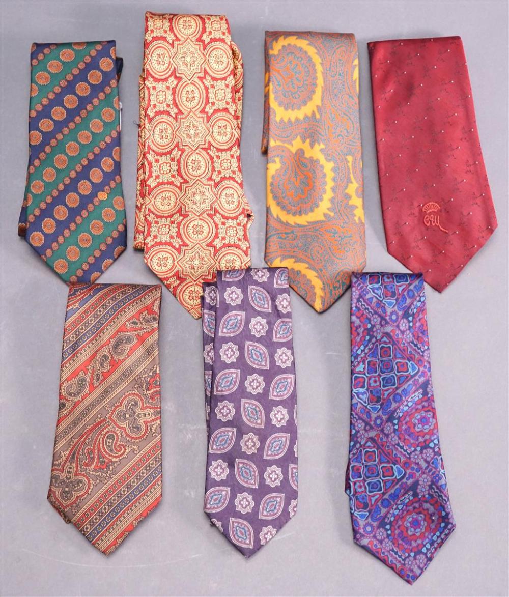 COLLECTION WITH MEN S SILK NECKTIES  328cc2