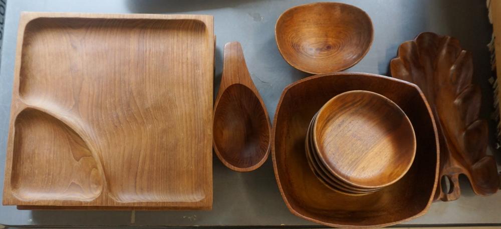 COLLECTION OF FOUR TEAK MID CENTURY 32bb8a