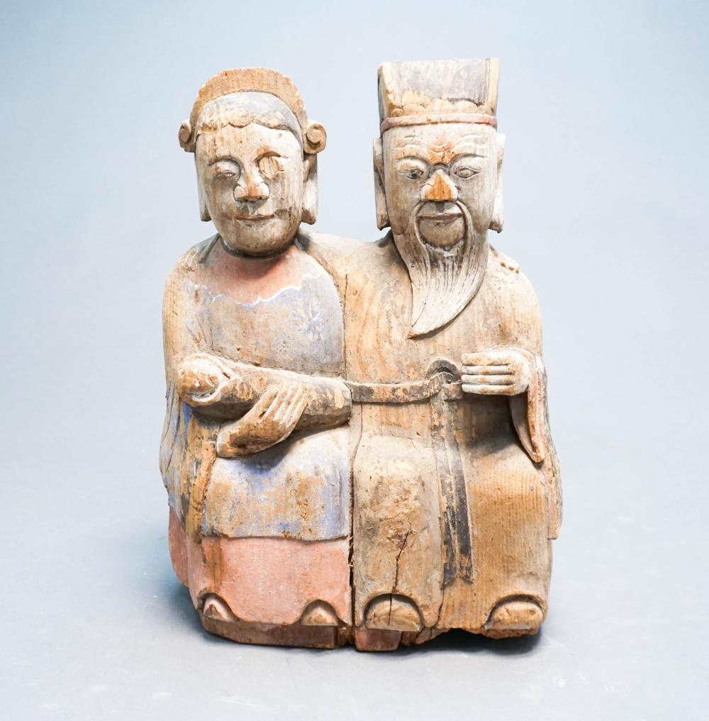 CHINESE CARVED WOOD FIGURE OF A 32bbd8