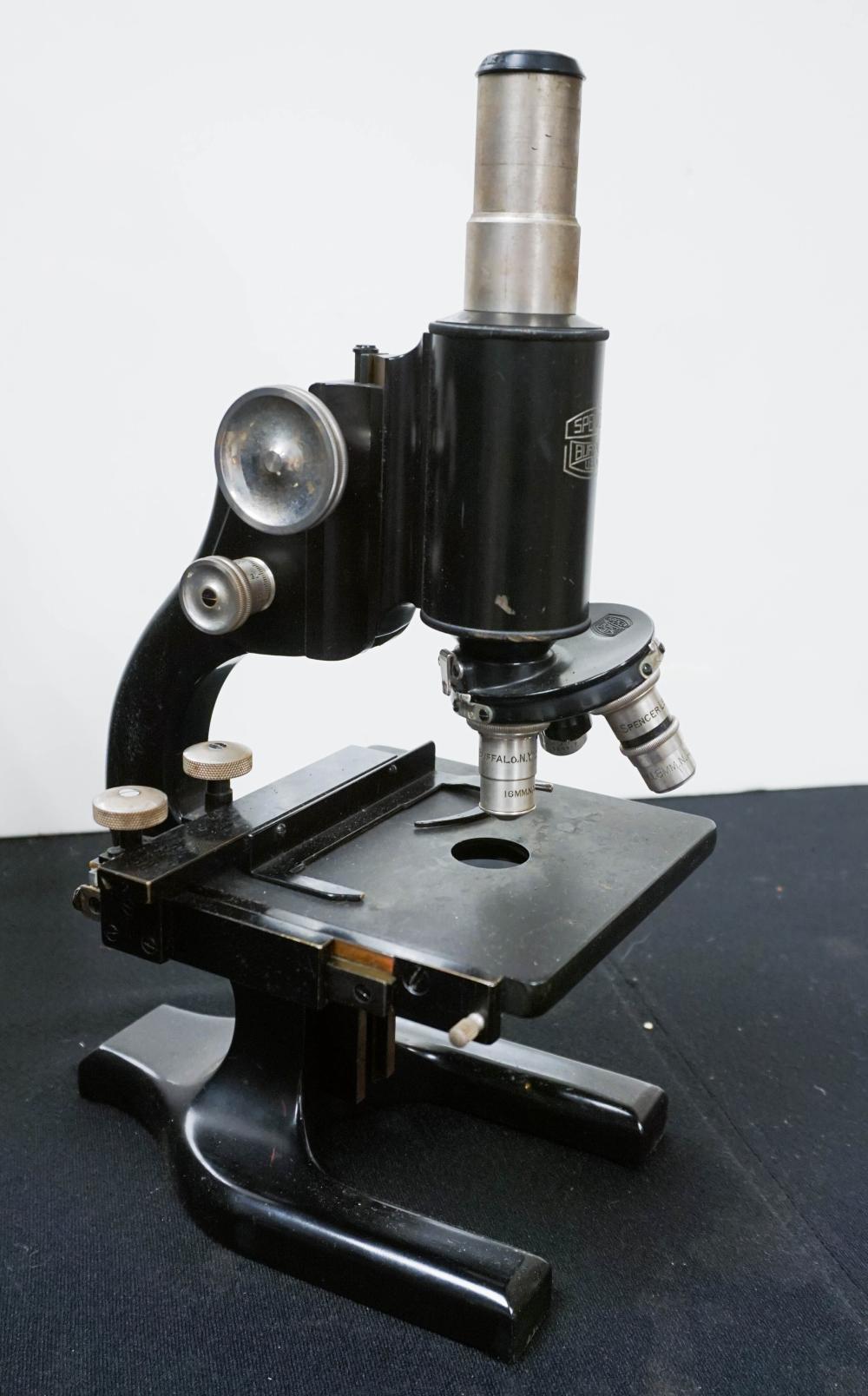 SPENCER MICROSCOPE WITH CARRYING 32c3a0