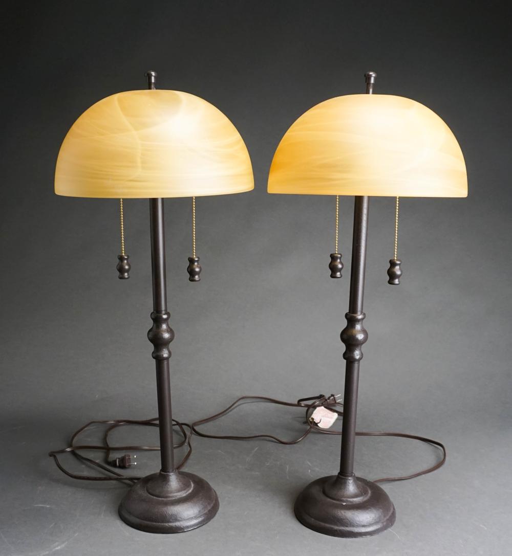 TWO PAIRS OF MODERN TABLE LAMPS  32c4d6