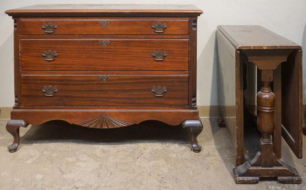 GEORGE III STYLE MAHOGANY CHEST 32ca8d