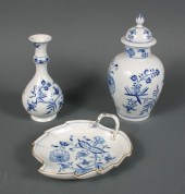 Meissen porcelain blue onion table articles: