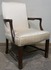 CHIPPENDALE STYLE MAHOGANY   32aa84