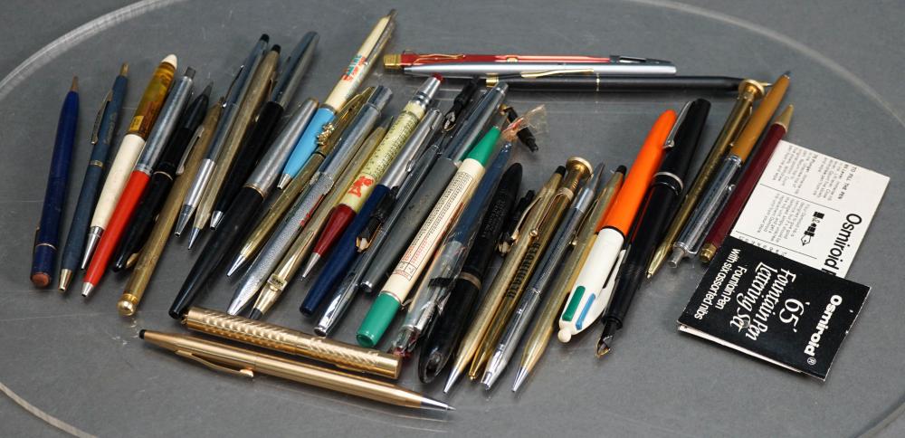 COLLECTION OF ASSORTED BALLPOINT 32ac3d