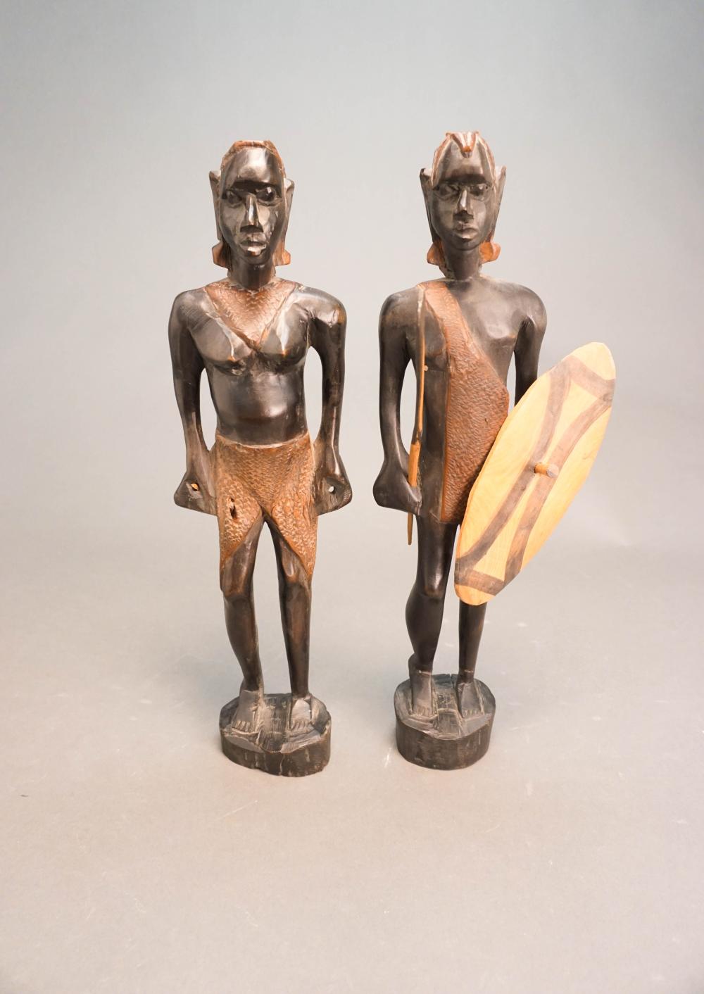PAIR AFRICAN CARVED PAINTED WOOD 32b11e