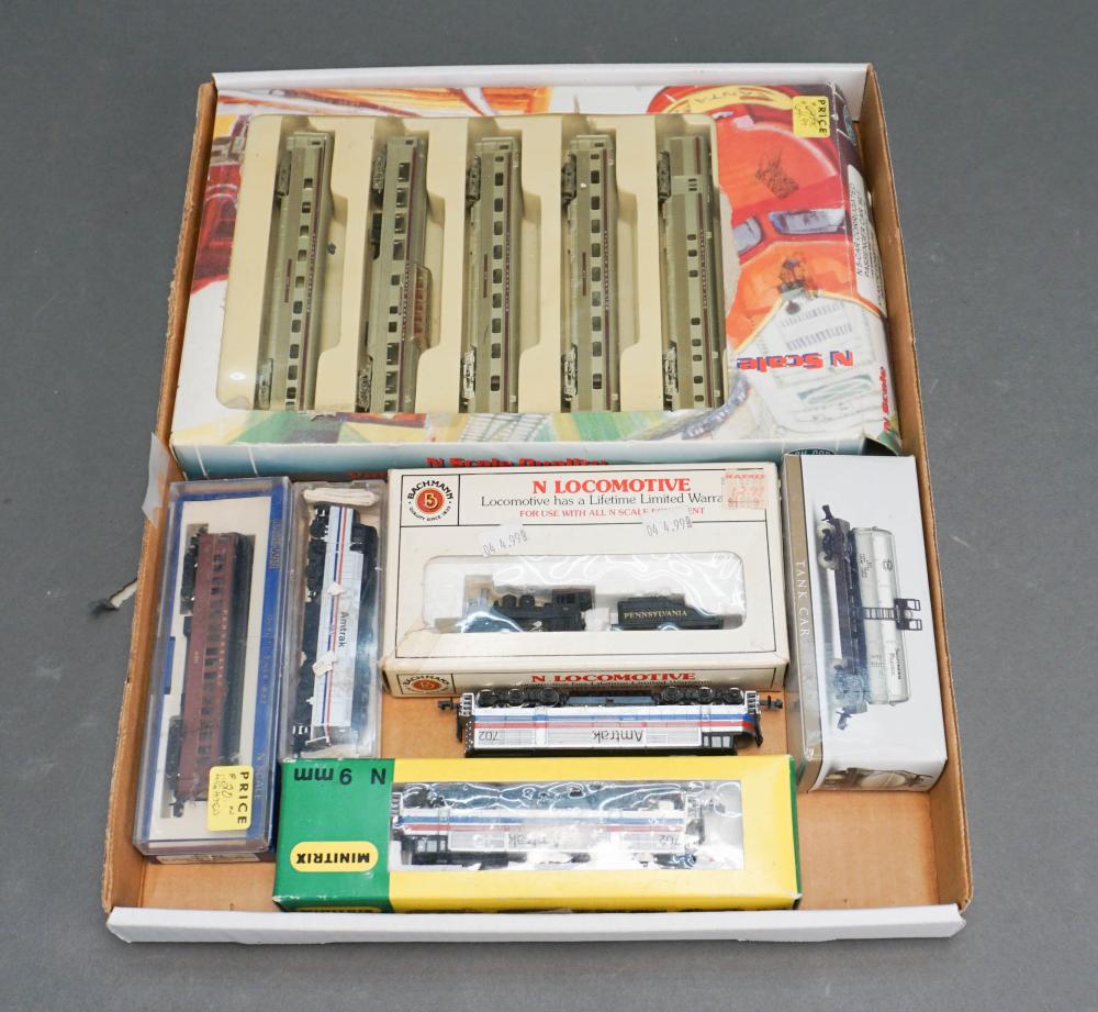 COLLECTION OF N SCALE RAILROAD 32b6d5