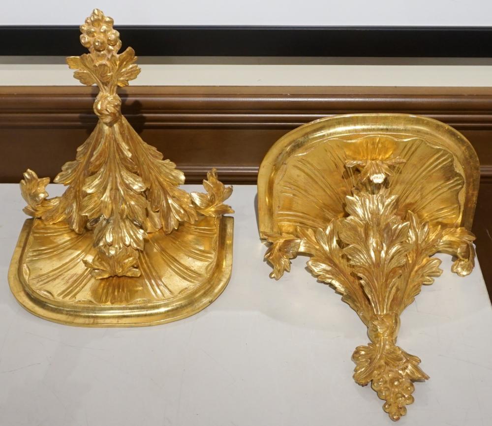 PAIR OF CONTINENTAL CARVED GILTWOOD 32ea19