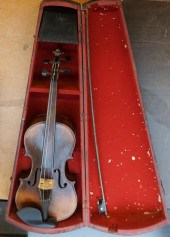 VIOLIN WITH WOOD CARRYING CASE L OF