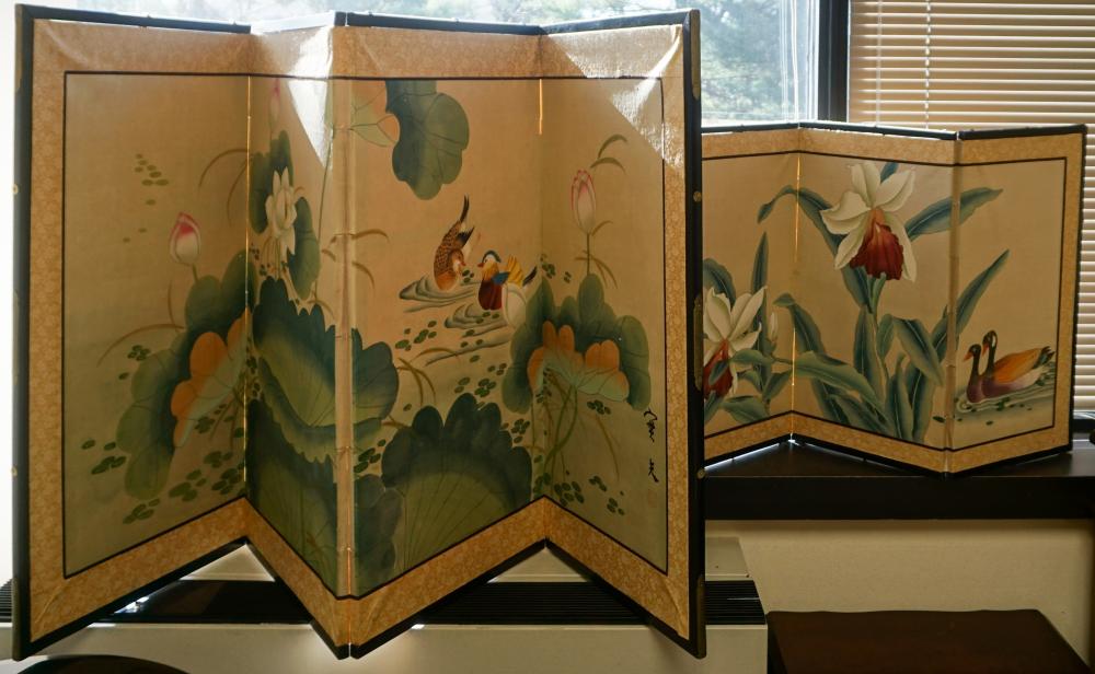 TWO CHINESE FOLDING SCREENS H OF 330cce