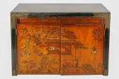 CHINOISERIE LACQUERED WOOD DINING TABLE