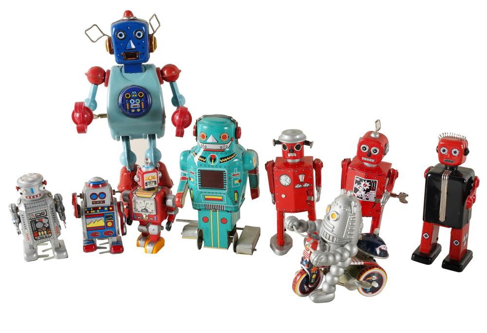 GROUP OF ROBOT WIND UP TOYScomprising  3340da