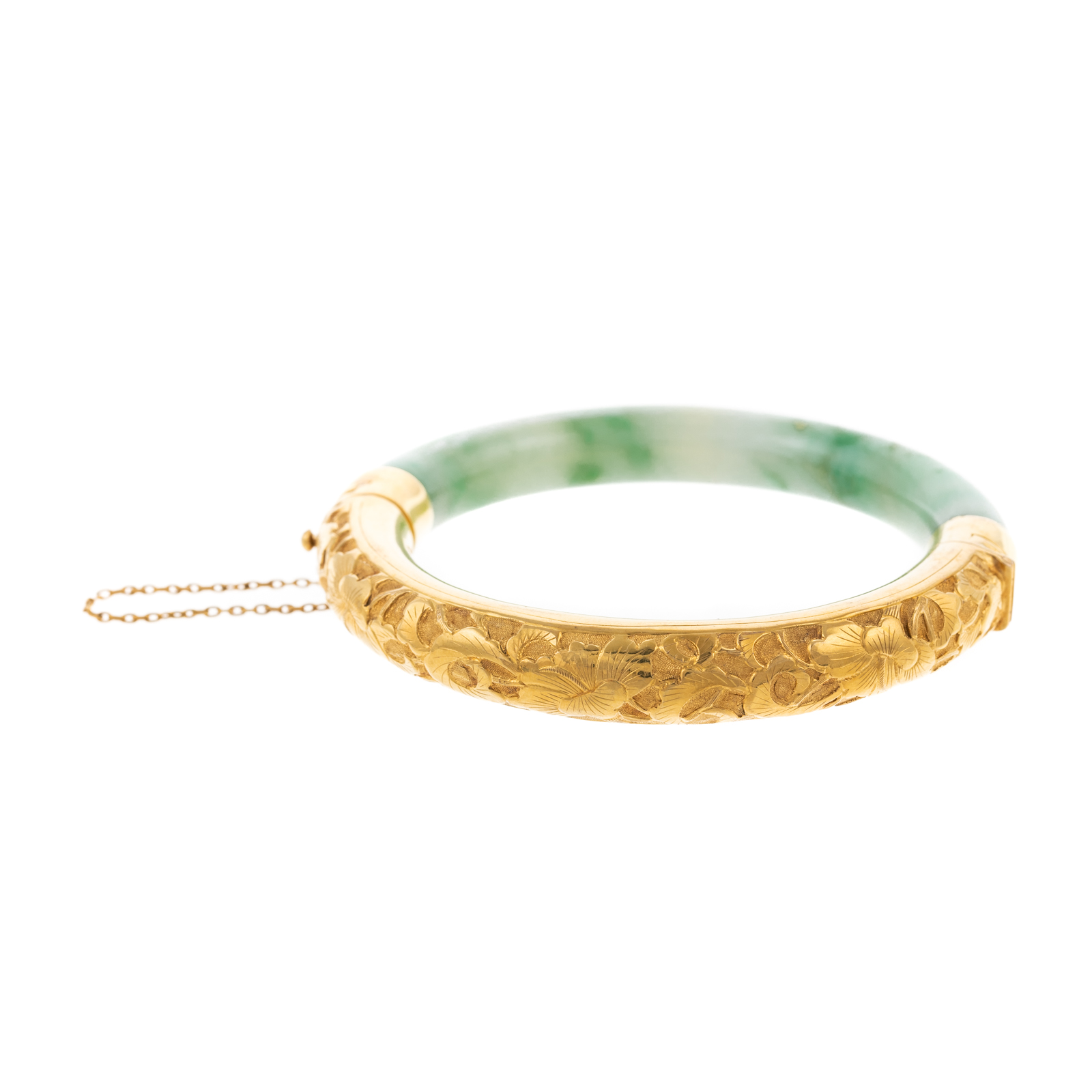 A VINTAGE CHINESE JADE BANGLE IN 3348e4