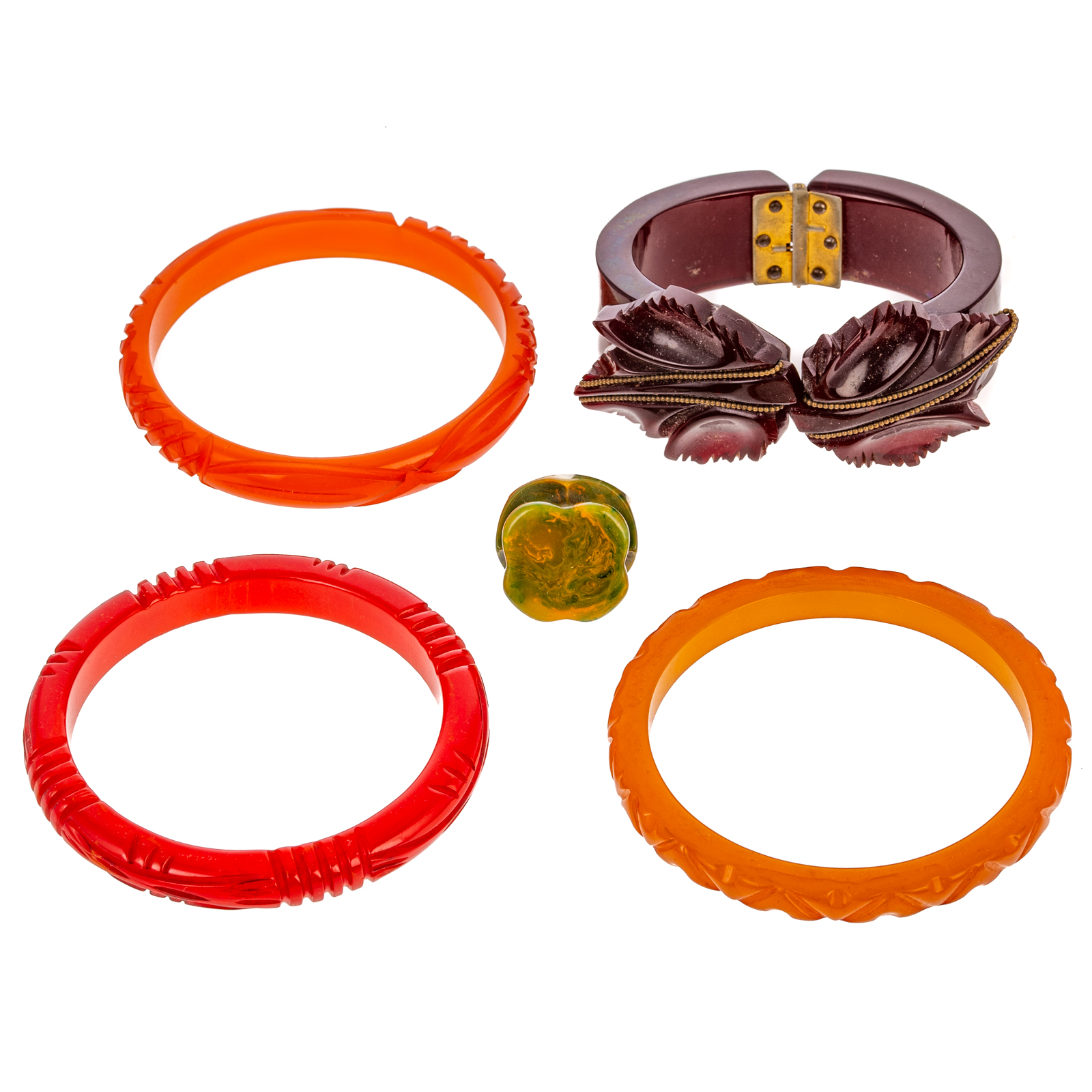 A COLORFUL COLLECTION OF BAKELITE 338657