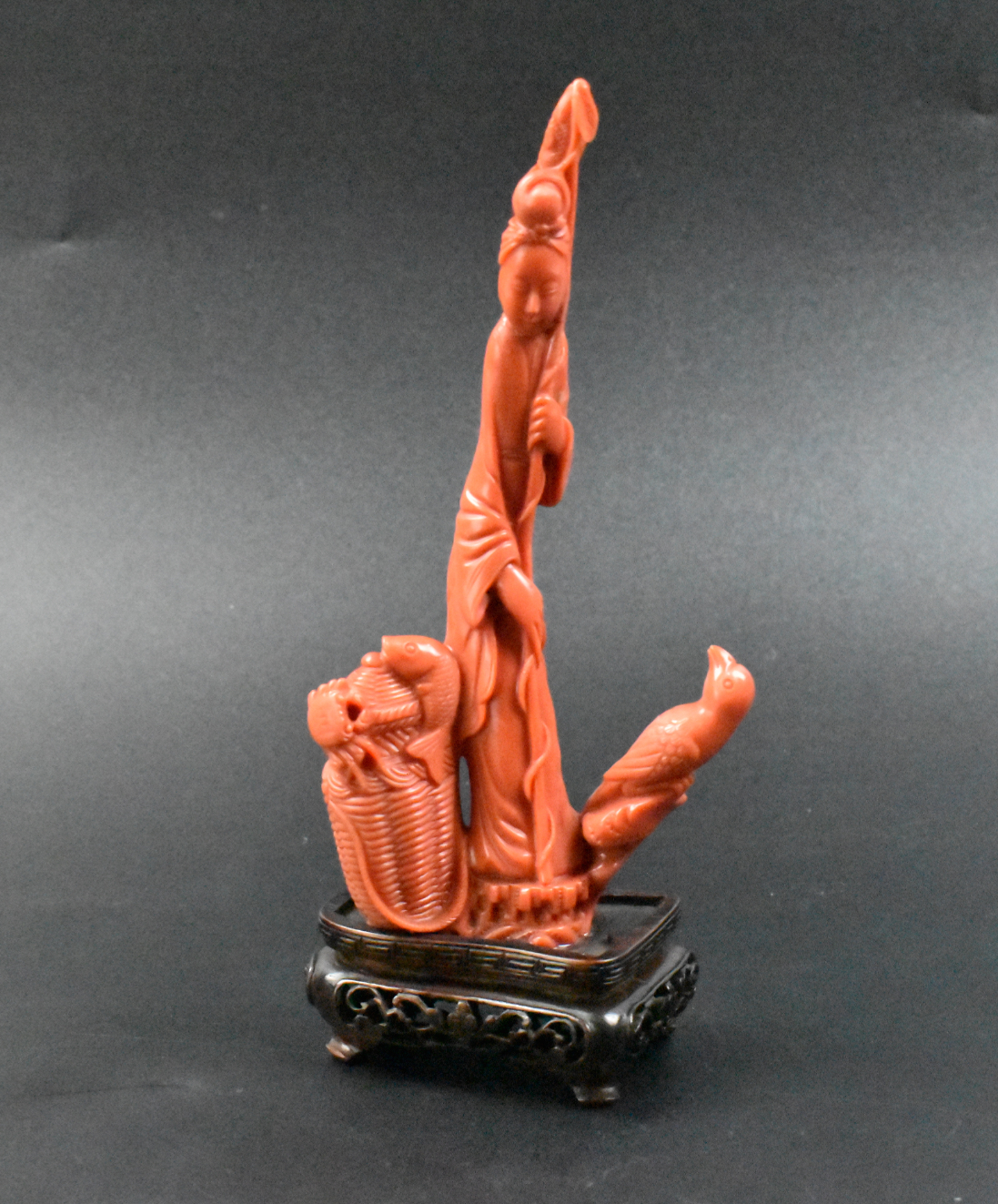 CHINESE RED CORAL CARVED LADY FIGURE  33a9b9