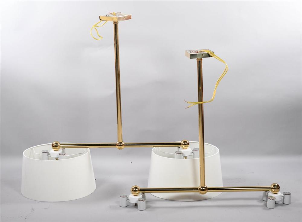 PAIR OF CONTEMPORARY TWO LIGHT 33ac8d