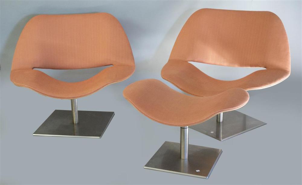 PAIR OF MODERN MOLDED AND PEACH 33acc9