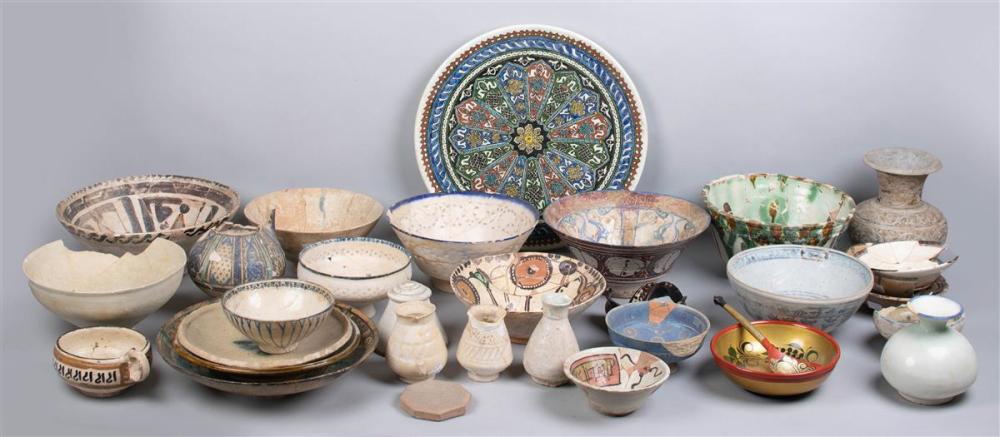 GROUP OF POTTERY MOSTLY PERSIANGROUP 33b5ee