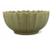LARGE CHINESE LONGQUAN CELADON LOBED