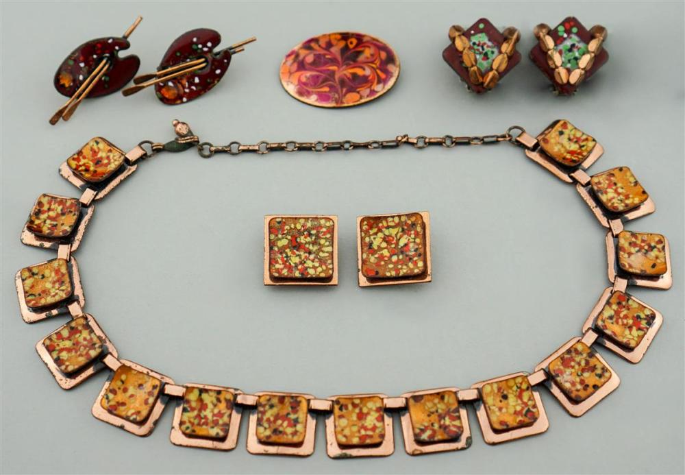 COLLECTION OF VINTAGE ENAMEL ON 339b3e