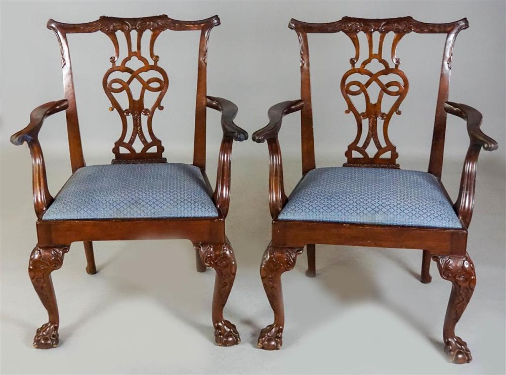 PAIR OF BAKER CHIPPENDALE STYLE 339d1e