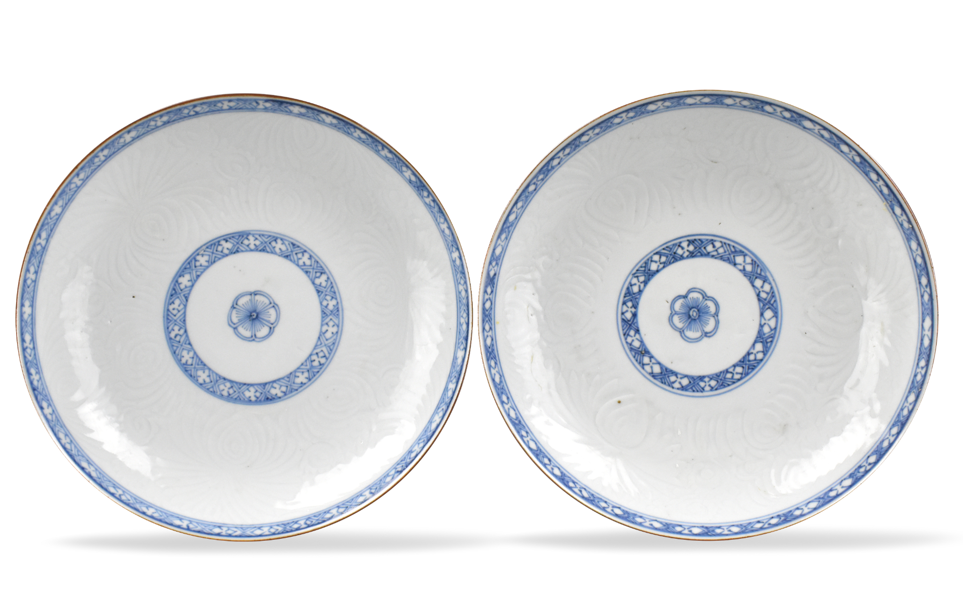 PAIR OF CHINESE BLUE WHITE PLATES  339f98