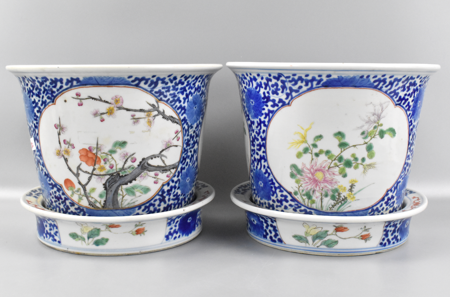PAIR CHINESE FAMILLE ROSE PLANTER 339fd2