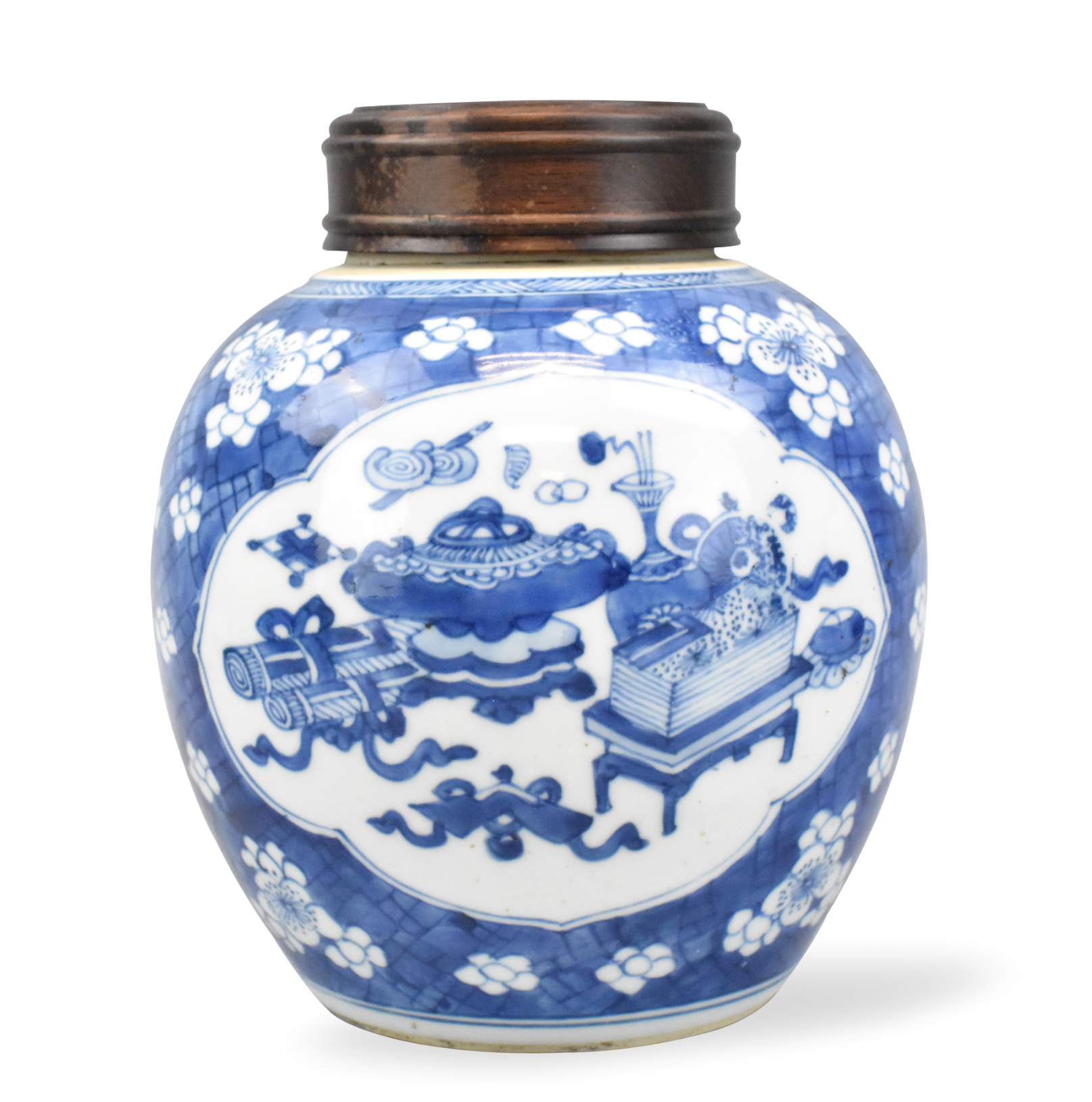 CHINESE BLUE WHITE JAR W ANTIQUES  33a0a6