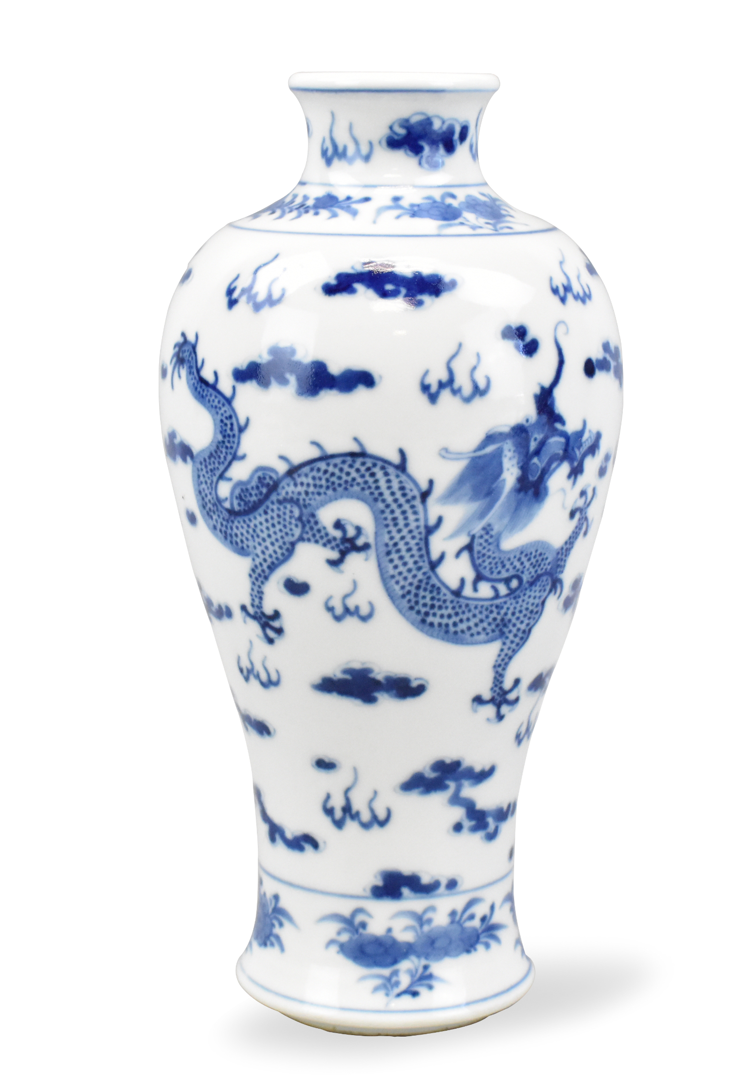 CHINESE BLUE WHITE DRAGON VASE  33a12b