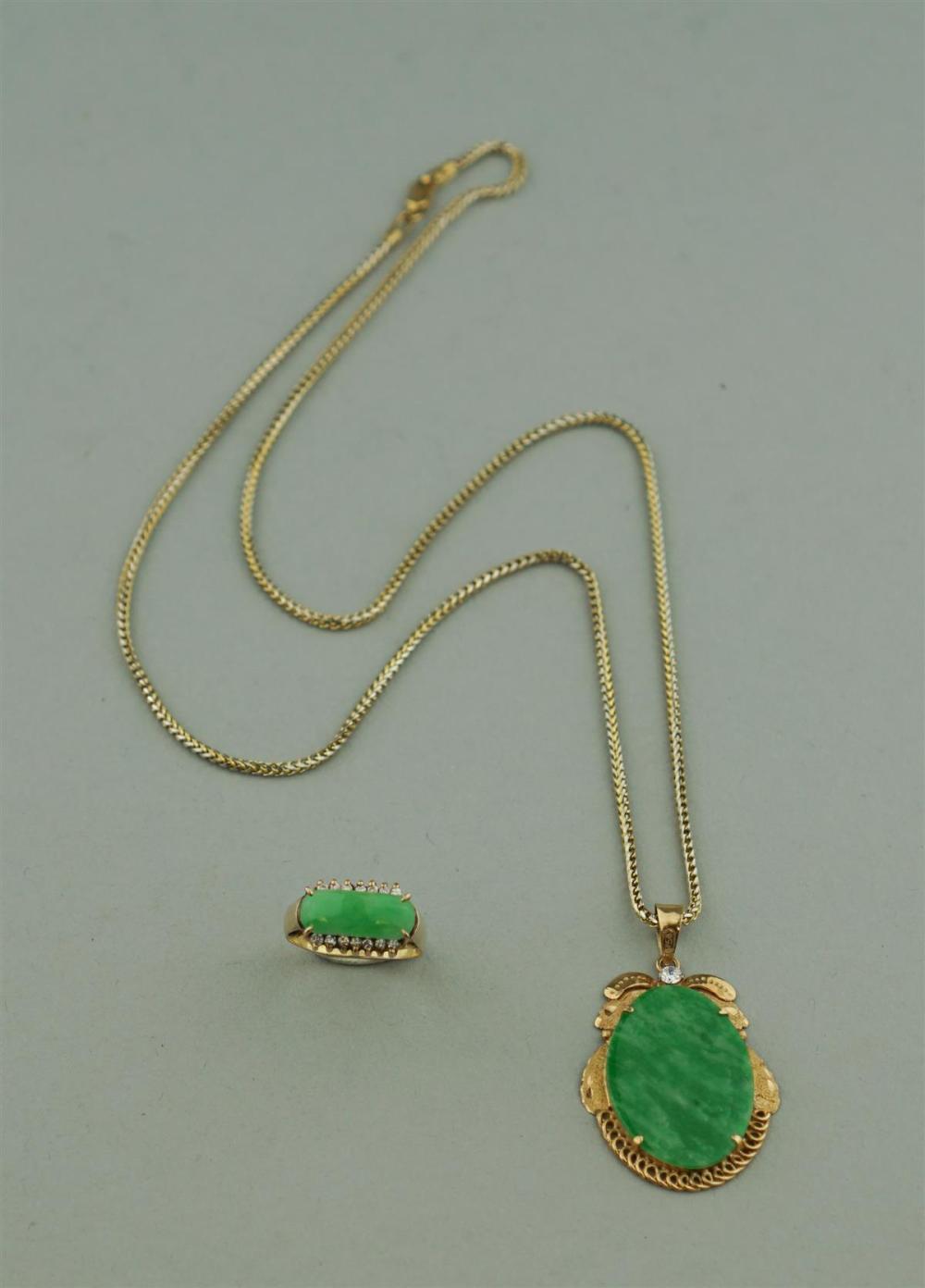 18K YELLOW GOLD AND JADE NECKLACE 33a1fb