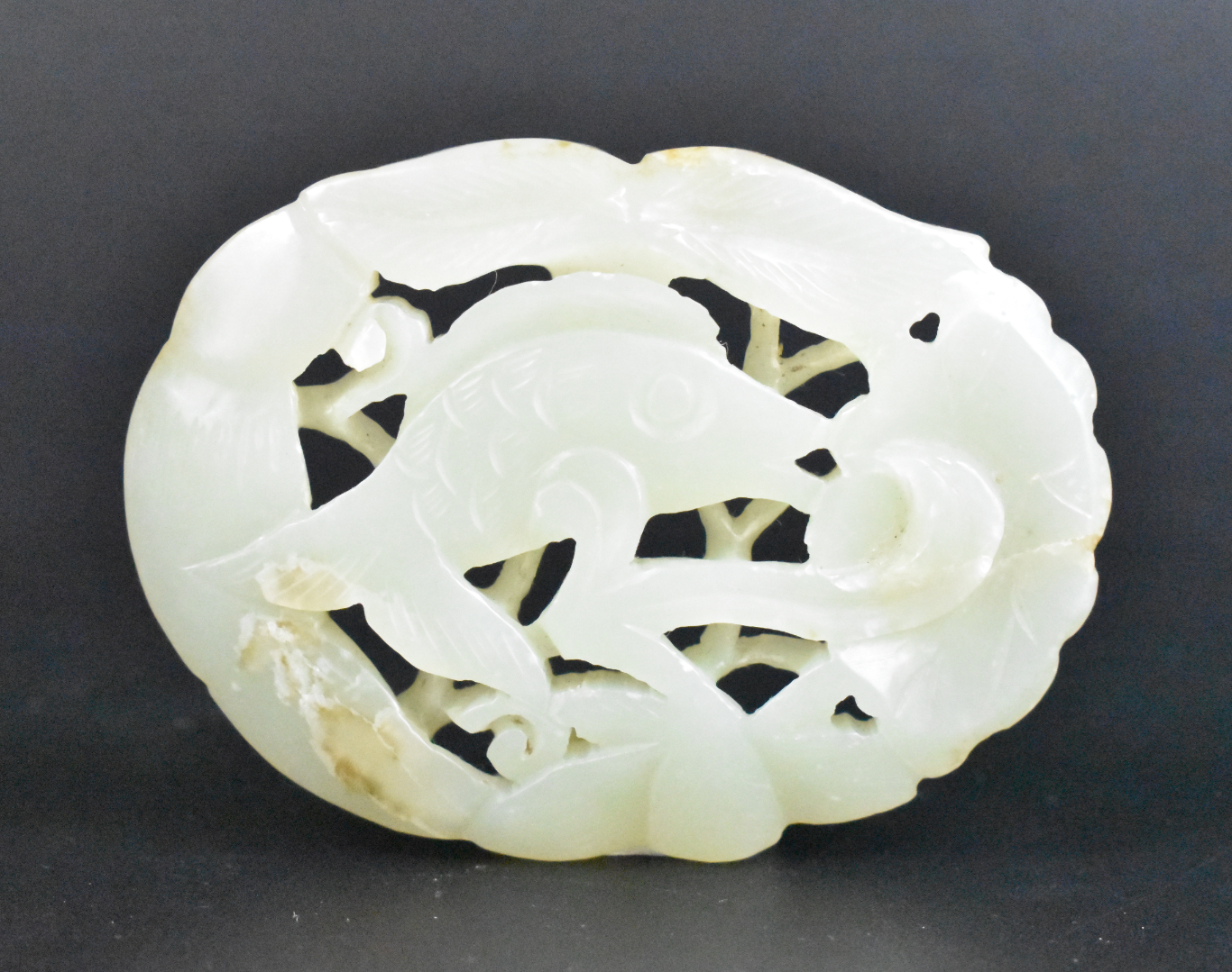 CHINESE WHITE JADE CARVED FISH 33a2b8