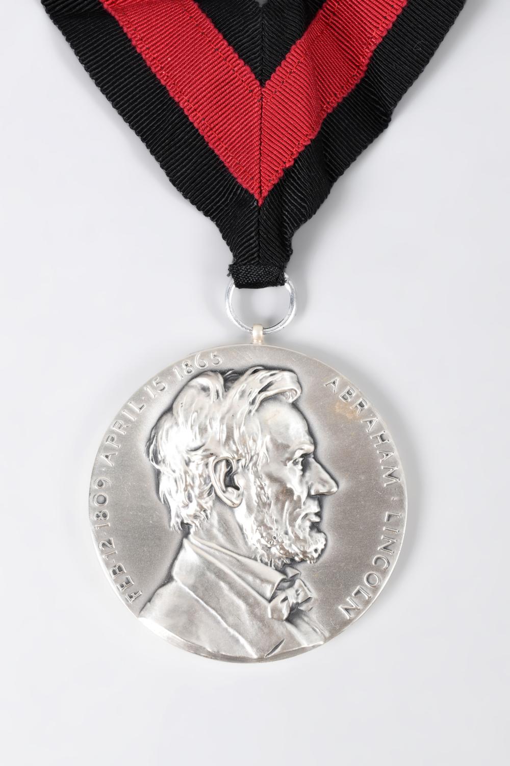 FORD S THEATRE LINCOLN MEDAL PRESENTED 33cdd2