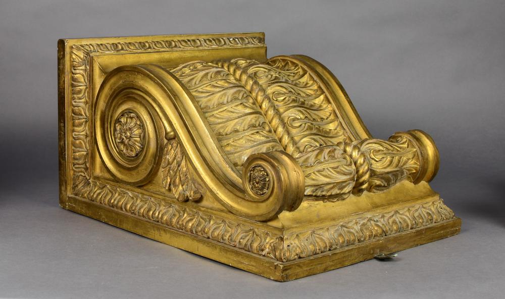 ENGLISH OR AMERICAN CARVED GILTWOOD 33cf5d