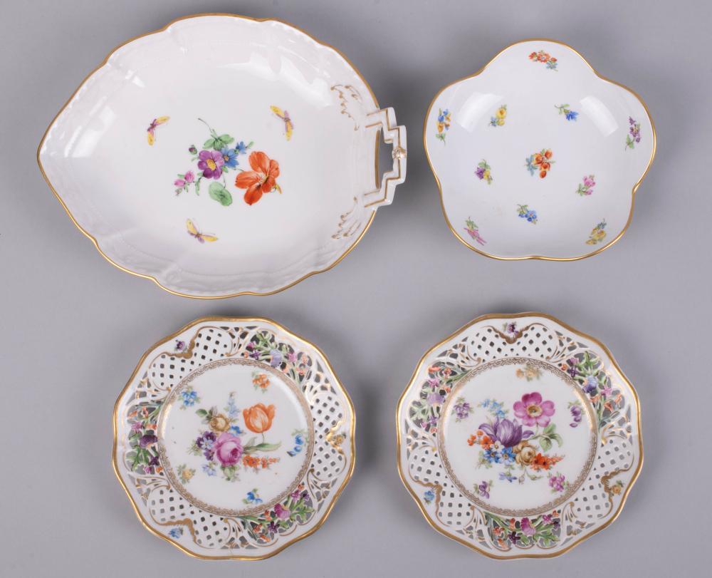 GROUP OF GERMAN PORCELAIN DISHES  33d25e
