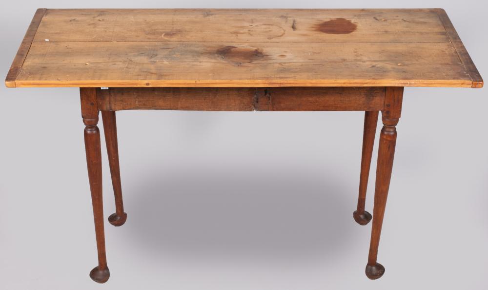 AMERICAN COUNTRY PINE SIDE TABLE 33d376